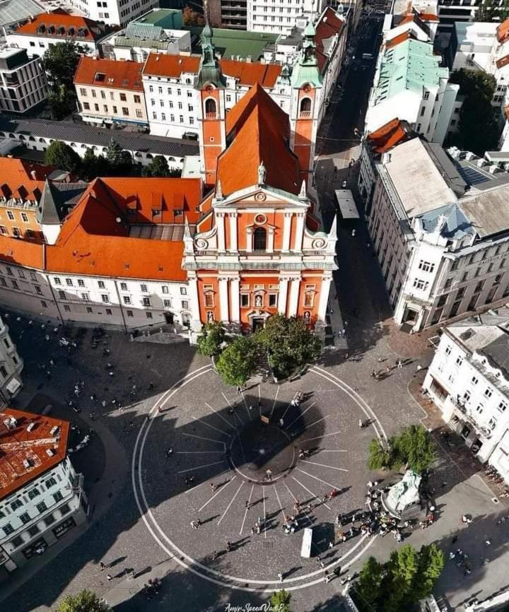 Little Plaza City Centre Любляна Экстерьер фото